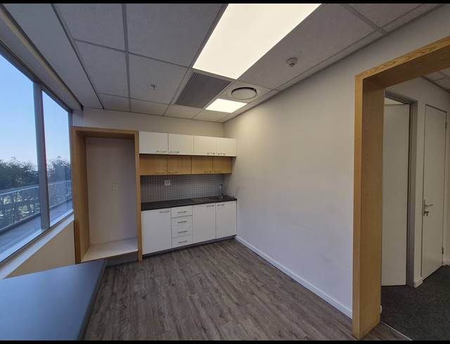 426M² OFFICE TO LET IN SANDTON CENTRAL